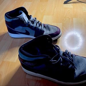 Air Jordan 1 Retro Bordeaux - Nike Mens Basketball Shoes